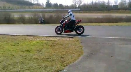 Suzuki GSR 1000 проходит испытания