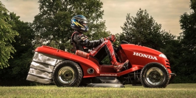 Газонокосилка Honda побила мировой рекорд скорости